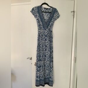 Lulu's Blue and White Floral Maxi Dress, size XS